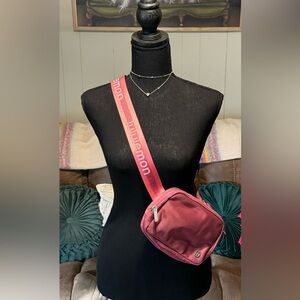 Lululemon Everywhere Belt Bag 1L